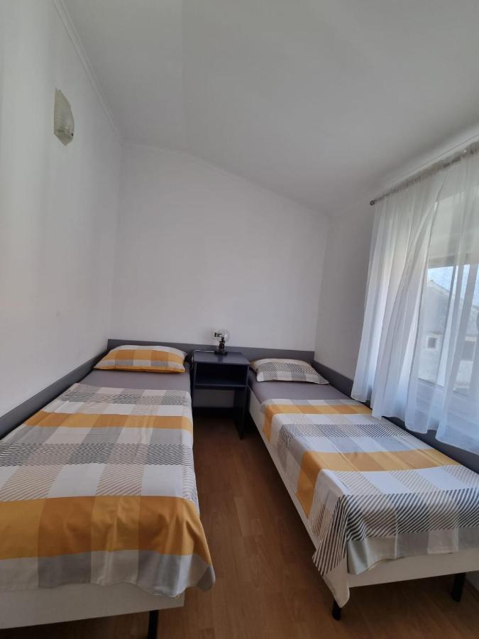 Apartments Jann Krk Town Exterior photo