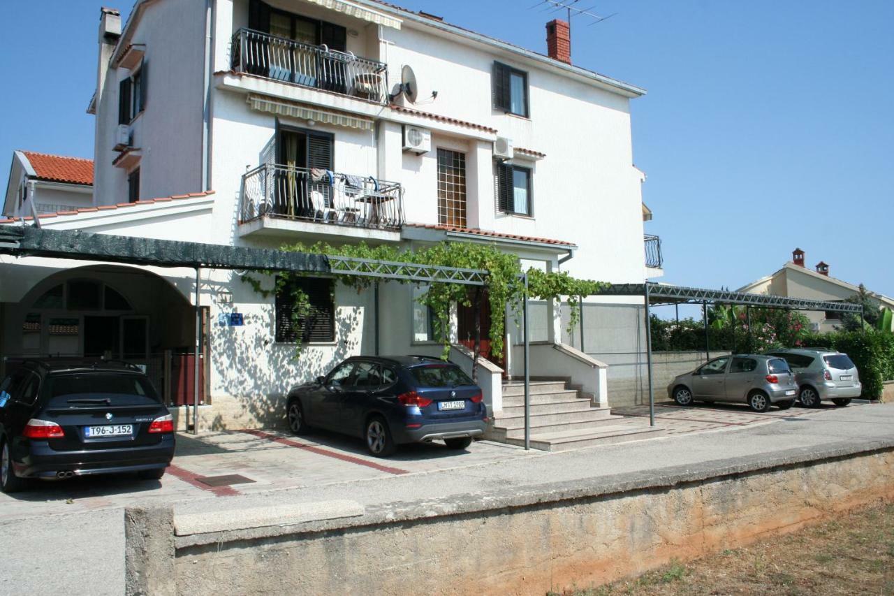 Apartments Jann Krk Town Exterior photo